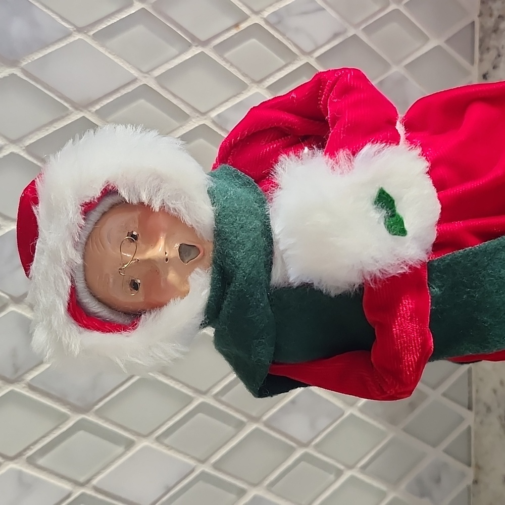 SALE💥Byers Choice Mrs. Santa Claus Caroler